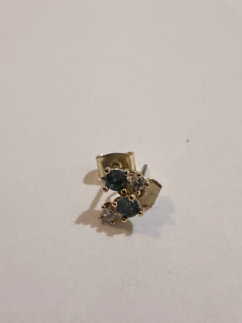 Gold-Setting Emerald Green and Clear Crystal Stud Earrings - Picture 6 of 6